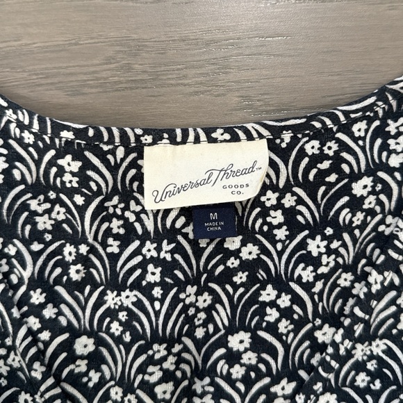Universal Thread Floral Top - Picture 3 of 4